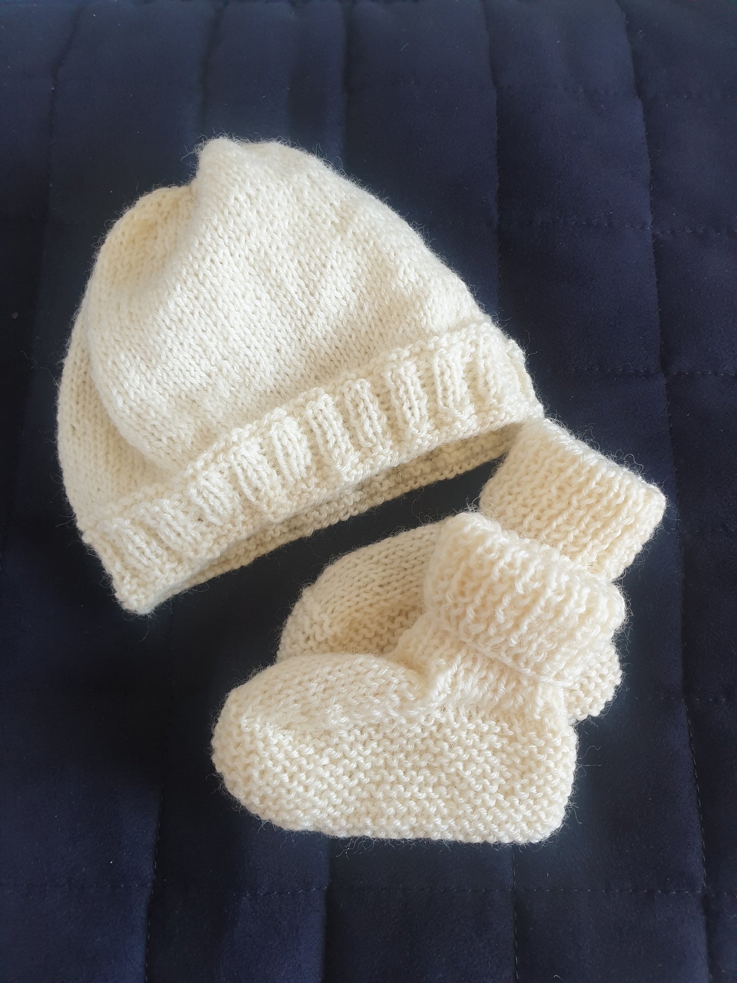 Merino hat and bootie set